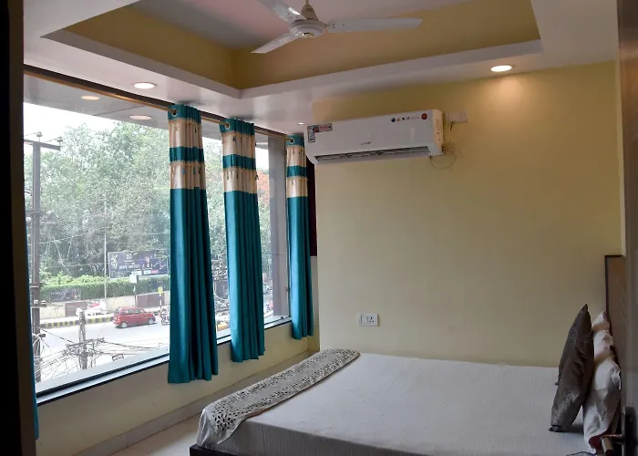 Maple InnAirport Hotel