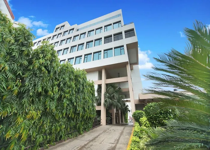 Maurya PatnaAirport Hotel